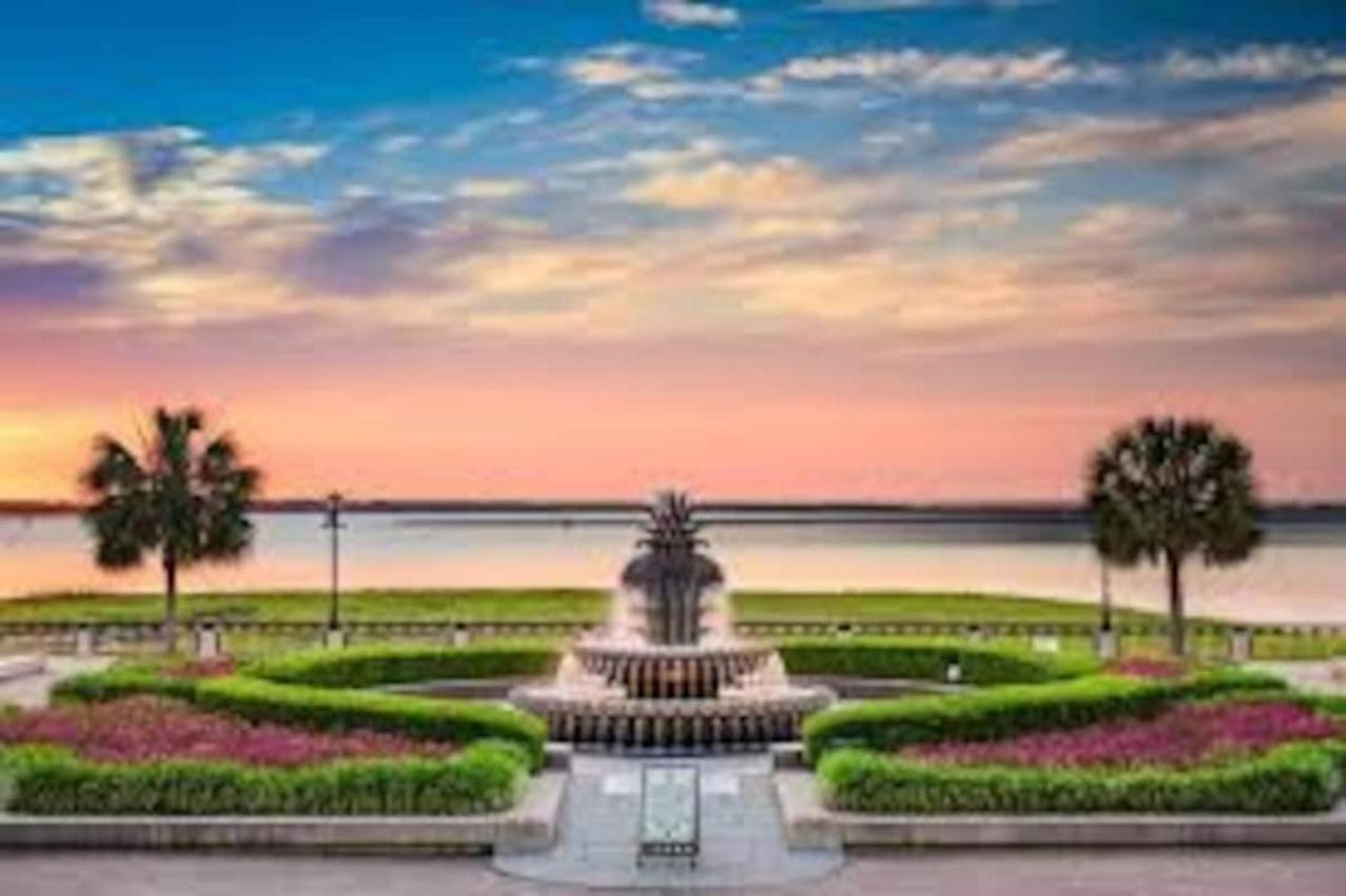 צ'רלסטון ☆Live On The Water! Lake Palmetto Palm W/ Patio - 10Min To Downtown & Beaches☆ מראה חיצוני תמונה
